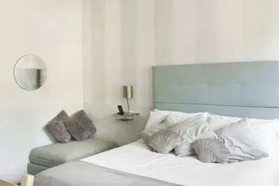 Double-Standard-Salle de bain privée séparée-Vue sur Jardin-Camera Uno