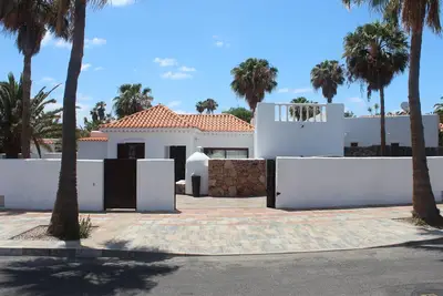 Image de Spacious dream villa in front of a white sand beach and crystal clear waters