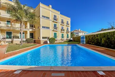 Modernes Apartment mit 2 Schlafzimmern in Ferragudo