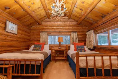 Image de Beautiful River Side Ranch Cabin. Sauna, bar, lodge, and game room. Cabin 4.