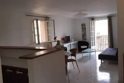 Image de Appartement-Famille-Salle d'eau-Vue ville