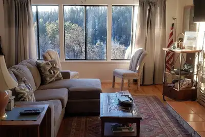 Image de Mountain Top Escape - Full House with Views, Deck & Covered Porch w/Discounts