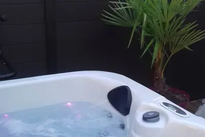 La bulle d'Aire, Jacuzzi privé sur la terrasse