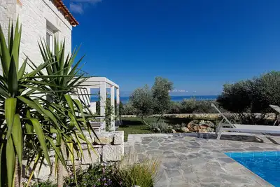 Image de Villa with pool and sensational views