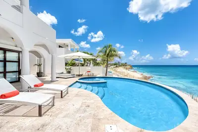 Image de Beachfront villa with concierge service, housekeeping, airport pickup, pool