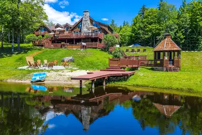 Image de Beautiful Lakeview Log Cabin on 60-Acre Property