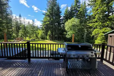 Image de Free Night Cozy Cabin in the woods, saltwater hot tub, snowmobile from the door