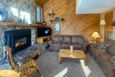 Image de Lutsen Mountain Townhome - 2 Mi to Lake Superior!