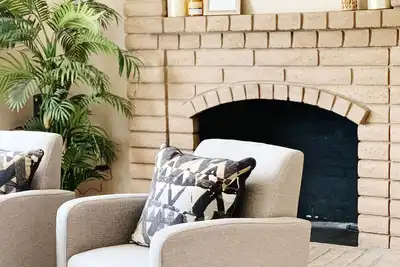 Image de Modern Luxury Centrally Located Home