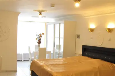 Image de Suite-en Ville-Salle de bain privée séparée-4 | Suite Kaffee-Küche