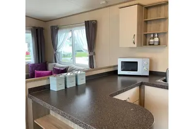 Image de Comfortable 3-Bed Caravan - Combe Haven