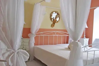 Image de Appartement-en Ville-Salle de bain privée séparée-Vue ville-8