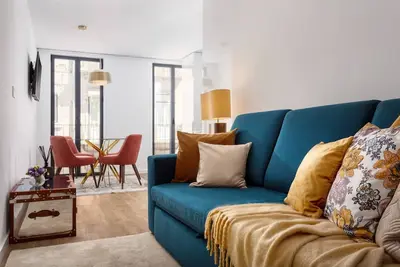 Stupendo-1 Br-Center- Air conditioning