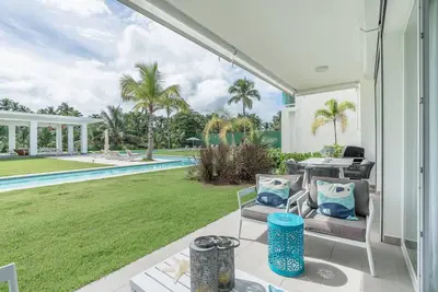 Image de Two-bedroom apt with pool view/bbq in Lake view