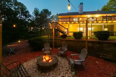 The Toasty Marshmallow - Private, Modern Cabin