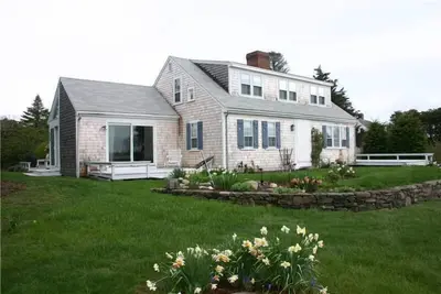 Image de Four Bedroom home with Water Views of Saltwater Millpond & Mitchell River -- Close to Town and Oyster Pond Beach.