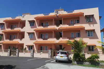Image de 2 Beds Fully Furnished Apartments At 2 Minutes Walk To The Beach In The North.