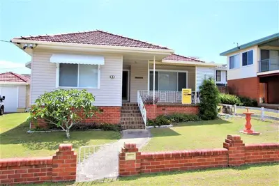 Image de A little beach house with a big personality in the heart of Harrington