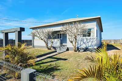 Image de The heart of town at your finger tips, perfect for the boat and family