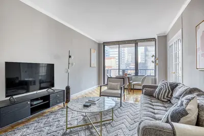Image de Bright Sutton Place 2br w/ Pool, Gym, near Central Park, by Blueground