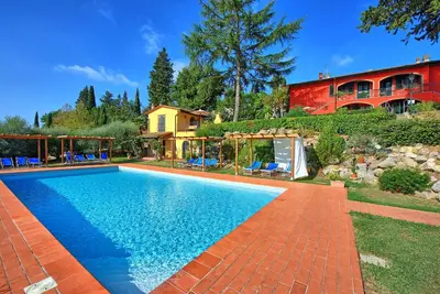 Image de Appartement avec piscine, Wifi, climatisation, Tv, vue panoramique, parking, près de San Gimignano