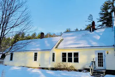 Image de Dog friendly White Mountain Farmhouse with King Size Beds