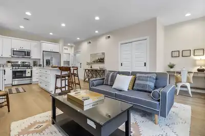 Image de The Hive 2 Bedroom/2 Bath by Harbor and Root River