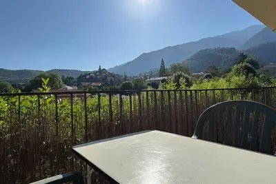 Image de Bel Appartement Au Rez De Chaussee Avec Terrasse A 2 Pas Du Centre Ville