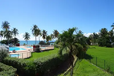 Lovely Studio, sea view and beach access 50 m away