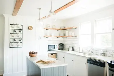 Image de The Chic Farmhouse- as featured on farmhouse tours