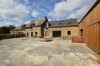 Image de Grand gîte 15 personnes, salle de jeux et piscine