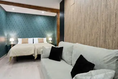 Image de Studio-Appartement-Salle de bain privée séparée-Vue sur Rue-Verde