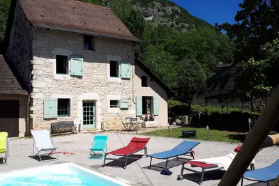 Image de Gîte \"Entre Vignes et Montagne\" - piscine chauffée