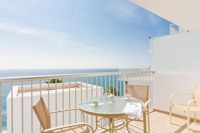 Image de Duplex con Terraza Privada, Frente a la Playa, Vistas al Mar, A/A y Wifi