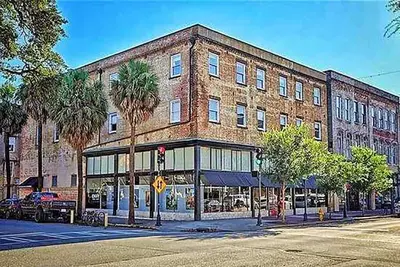 Savannah Chic! Prime 2br Loft Broughton Street, City Market & Plant Riverside