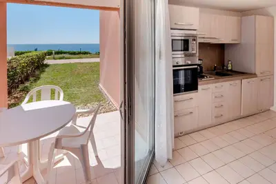 Image de Studio cabine avec accès direct piscine et mer, parking privé, terrasse