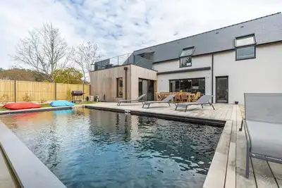 Image de Maison bord de mer, piscine naturelle chauffée, spa
