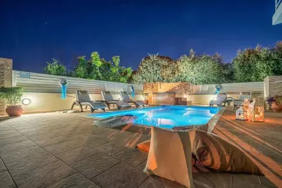 Image de Villa with private pool, water massage pool and sea view roof garden