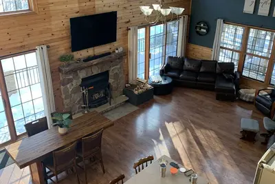 Image de 37 acres, Hot Tub, Atv/snowmobile, King Beds, Executive Bar
