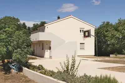 Image de Appartement de vacances pour 6 personnes env. 100 qmà Privlaka, Dalmatie (Nord de la Dalmatie)