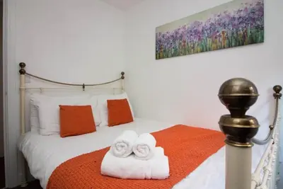 Image de Appartement-Salle de bain privée-Sleeps 6
