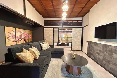 Image de 3 minutes walk from subway station  2 showers and 2 toilets  5 minutes by Namba train  - Mon Kishizato Sakura Rezort / Osaka Ōsaka