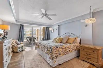 Ocean Paradise: 4br Condo in Litchfield By the Sea