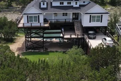 Image de Lake Travis Home with private dock, perfect for families & groups, Sleeps 16