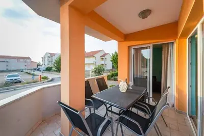 Image de Appartement de vacances pour 6 personnes env. 75 qmà Privlaka, Dalmatie (Nord de la Dalmatie)