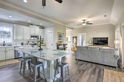 Image de White Oak Creek Home w/ Views, Deck & Pool Access!