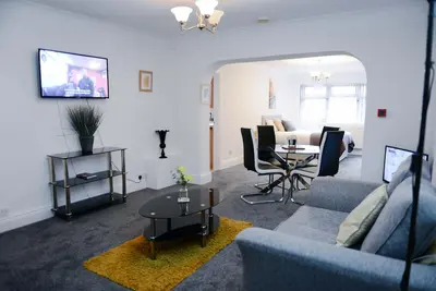 Image de de Luxe-Appartement-Salle de bain privée séparée-Ground Floor