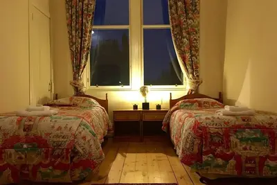 Image de Appartement-Salle de bain privée séparée-Sleeps 5
