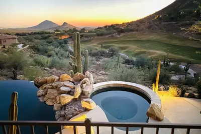 Image de Monthly rental. Best  views in the valley! Newly updated & furnished 7000 sqft.
