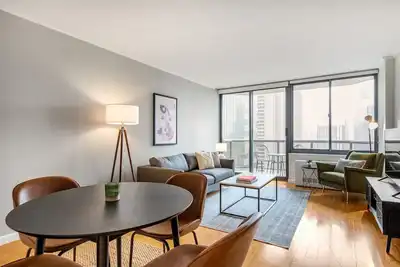 Image de Ideal Midtown 2br w/ Pool, Gym, Roof Deck, nr. Broadway, by Blueground